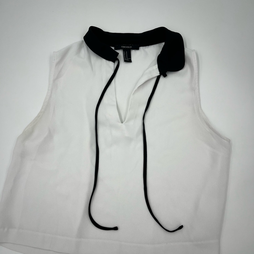 Forever 21 Black and White Sleeveless Blouse